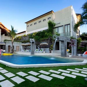 18 Suite Villa Loft At Kuta